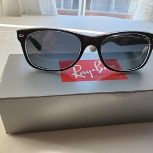 Ray-Ban New Wayfarer RB2132 614371 52-18 - 145 3N - Sunglasses NEW